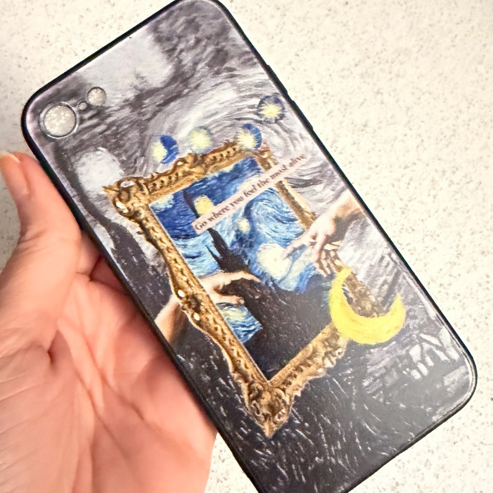 iPhone SE Case - Picture 3 of 4